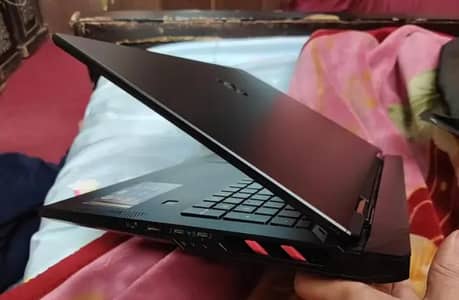 MSI Raider 18 Ai Ultra 9 285HX Rtx 5090 24 GB