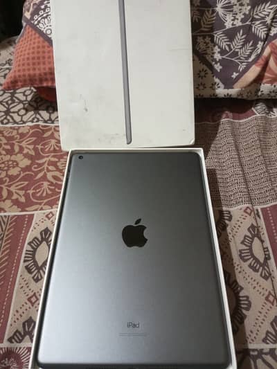 ipad 7 gen 32gb with charger or box
