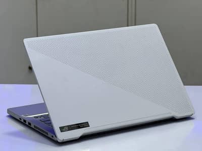 Asus ROG Zephyrus G14 Ryzen 9 7940HS RTX 4090 24GB RAM 1TB SSD