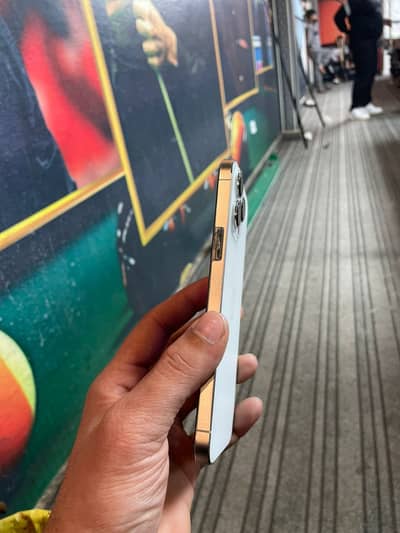 128gb 4 month sim time urgent sale