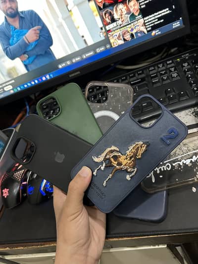 Iphone 14 6 Covers For Sale 1 Used Urgent