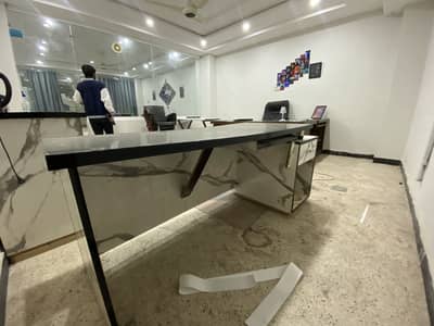 Office table used condition 10/10