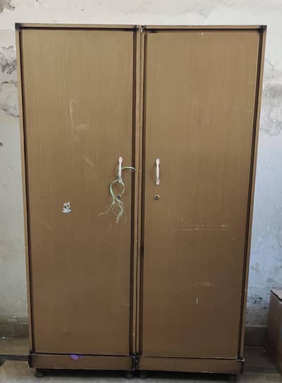 Almari Good condition