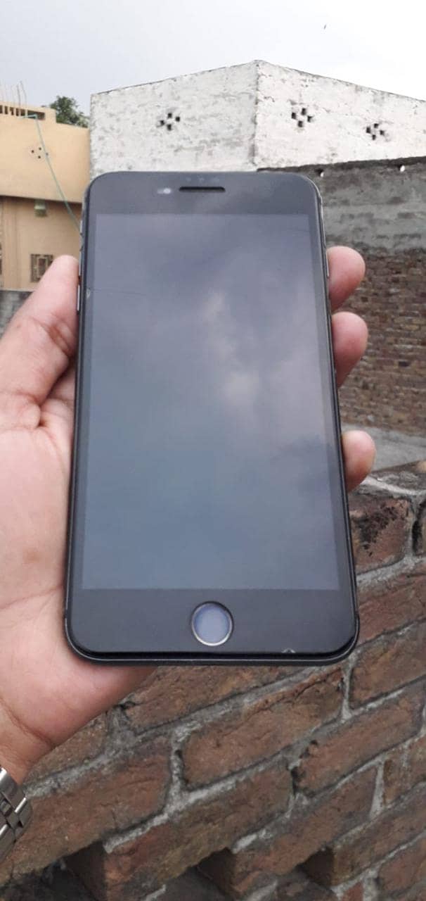 Apple iPhone 7 Plus 1