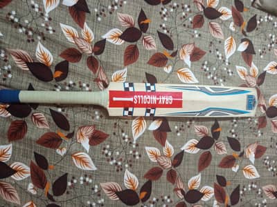 Gray Nicolls vapour generation 1.3 in mint condition,barely used.
