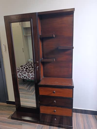 Dressing Table - Full view mirror with extra drawers