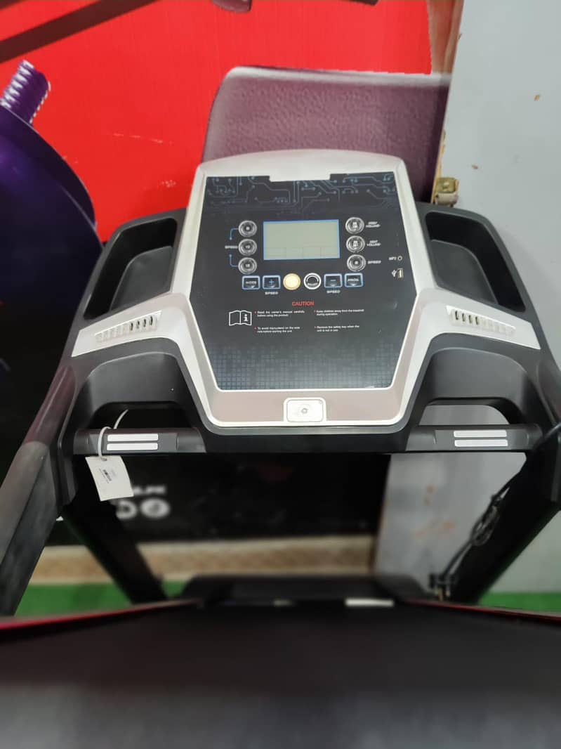 اعلی معیار کی کم استعمال شدہ جم اور فٹنیس مشین موجود ھیں 5