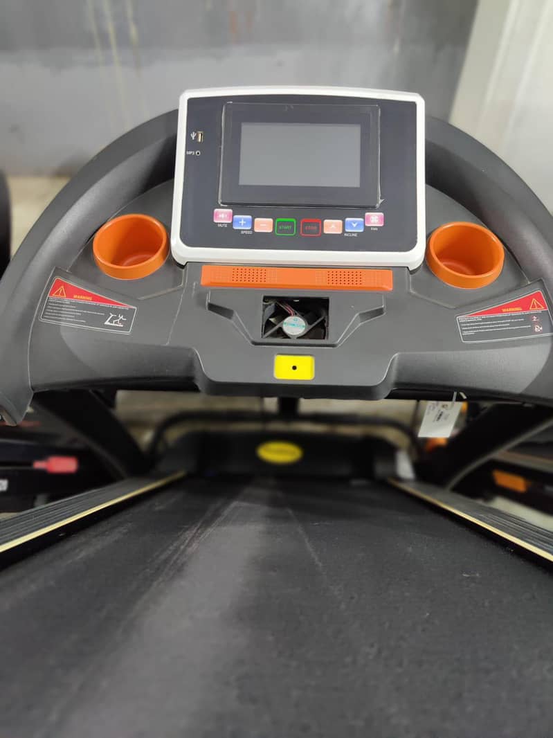 اعلی معیار کی کم استعمال شدہ جم اور فٹنیس مشین موجود ھیں 6