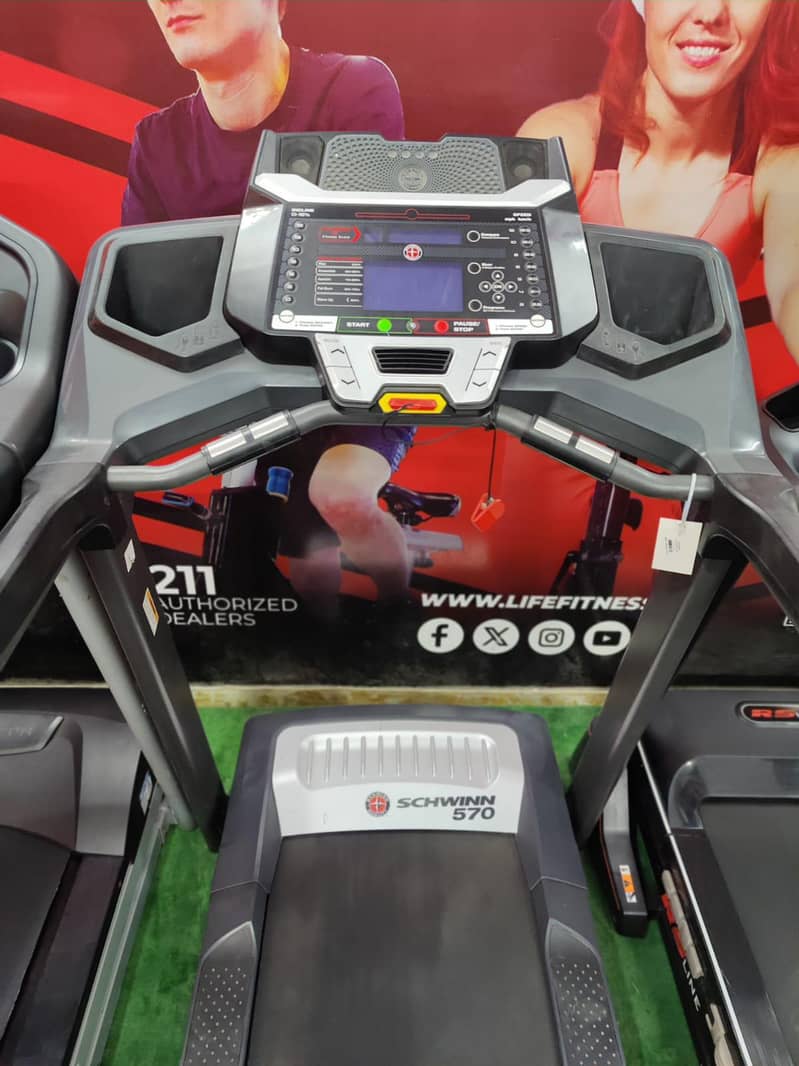 اعلی معیار کی کم استعمال شدہ جم اور فٹنیس مشین موجود ھیں 8