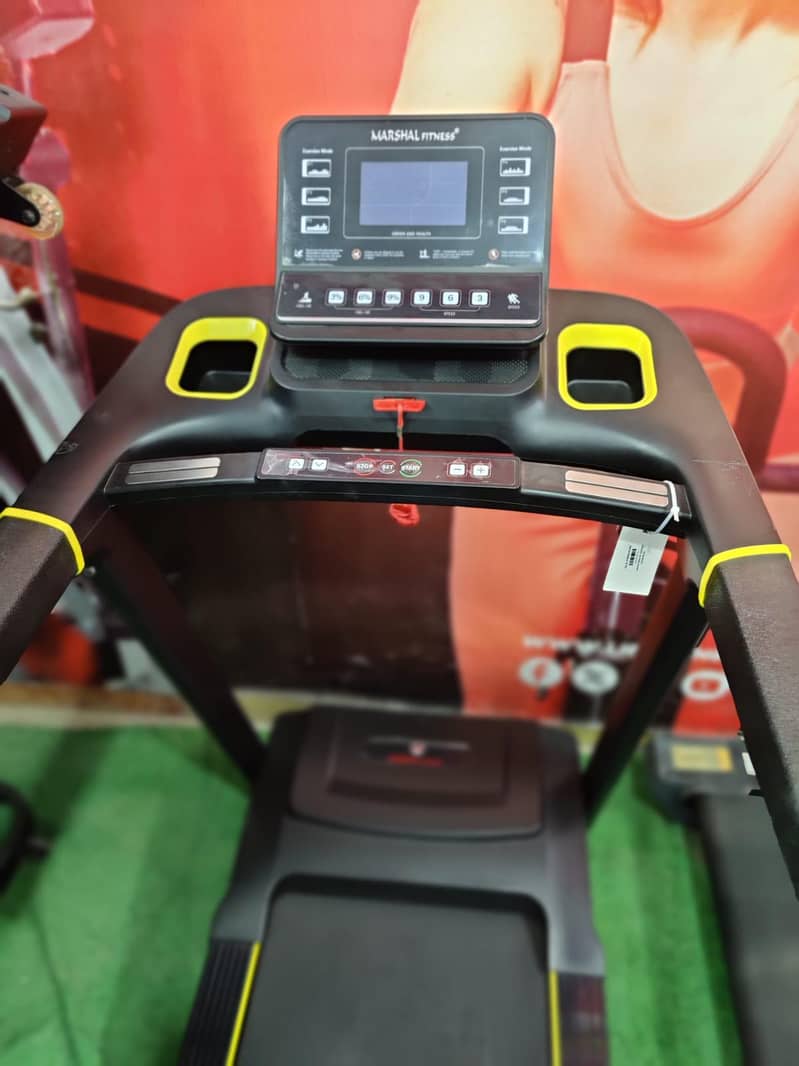 اعلی معیار کی کم استعمال شدہ جم اور فٹنیس مشین موجود ھیں 9