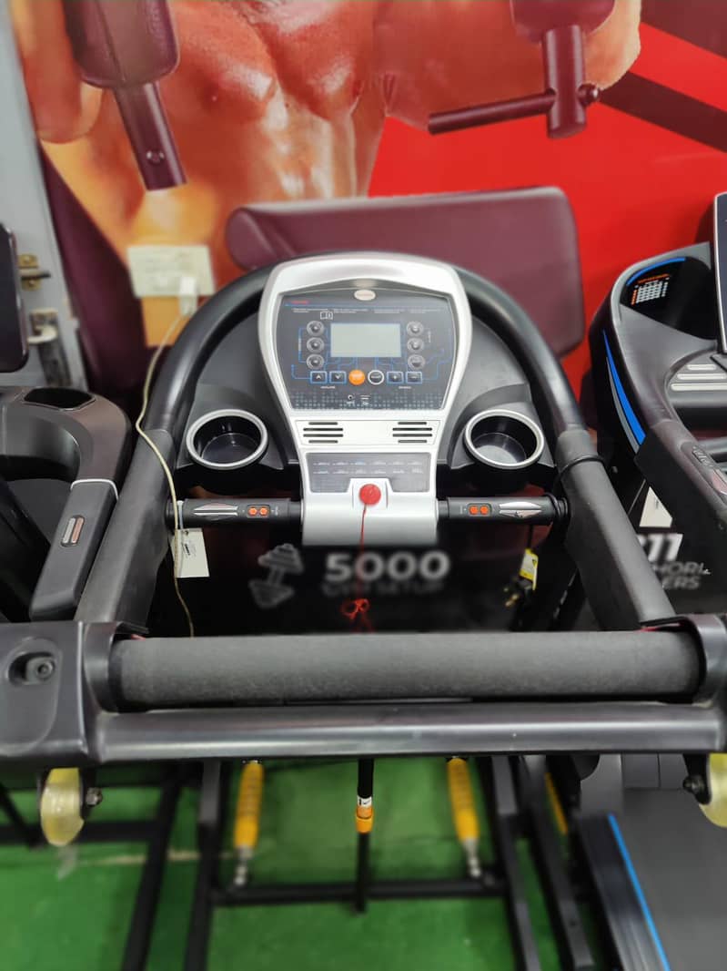 اعلی معیار کی کم استعمال شدہ جم اور فٹنیس مشین موجود ھیں 11