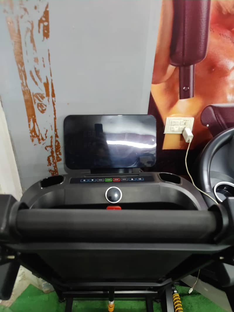 اعلی معیار کی کم استعمال شدہ جم اور فٹنیس مشین موجود ھیں 13