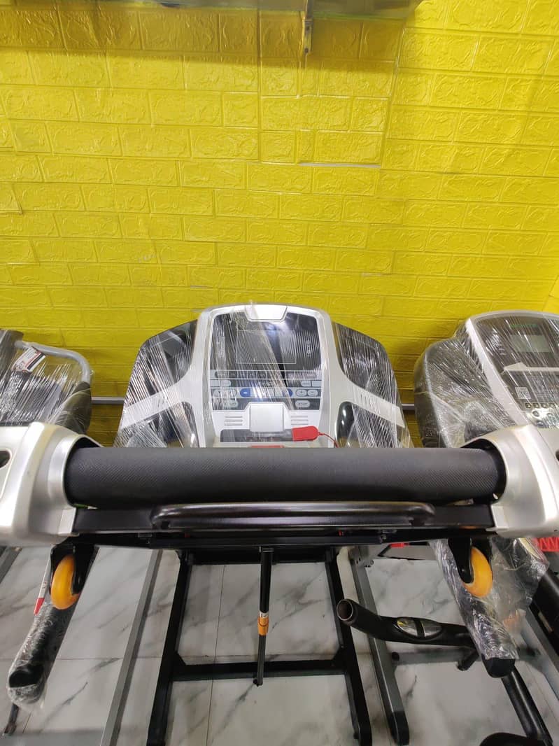 اعلی معیار کی کم استعمال شدہ جم اور فٹنیس مشین موجود ھیں 15