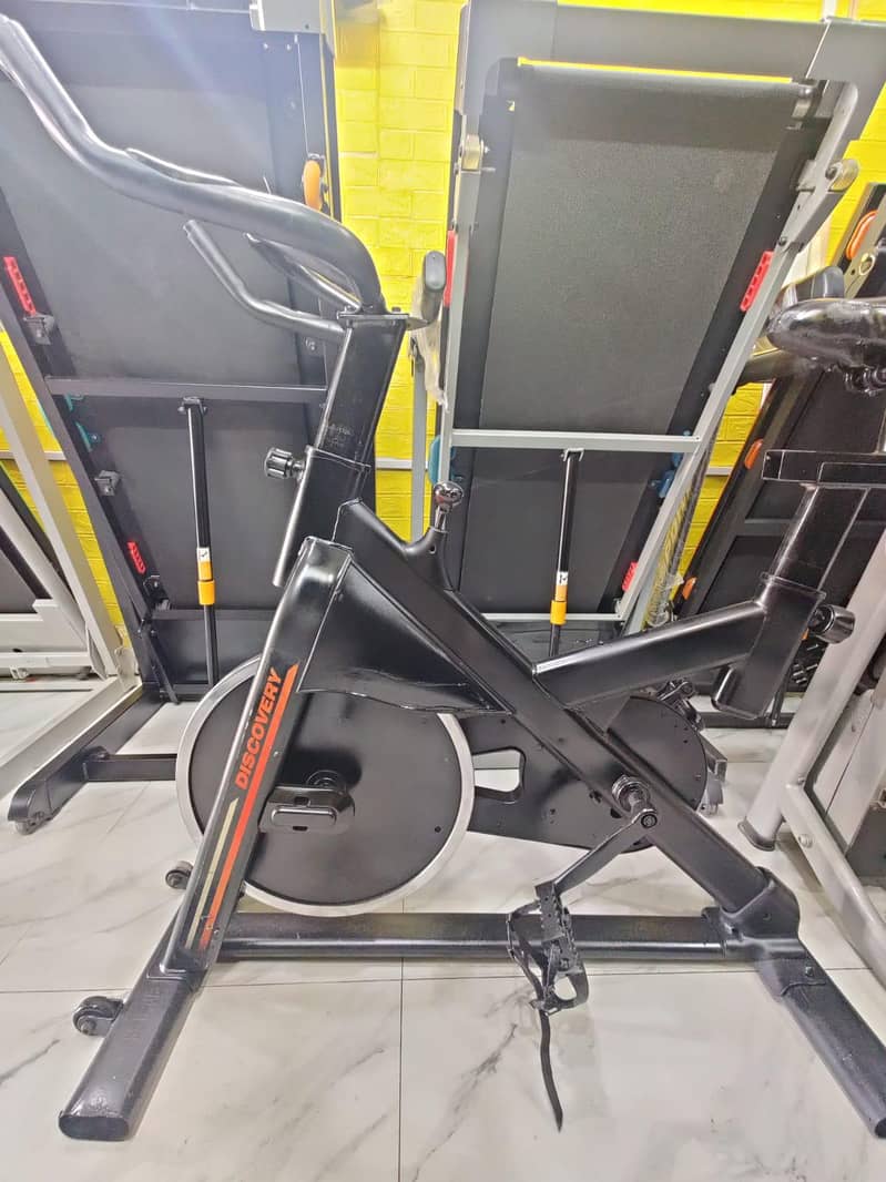 اعلی معیار کی کم استعمال شدہ جم اور فٹنیس مشین موجود ھیں 18