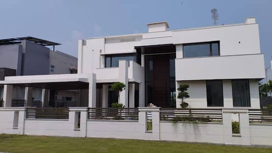 02-Kanal Luxury Villa Facing Golf Course (Lift Installed) For Sale