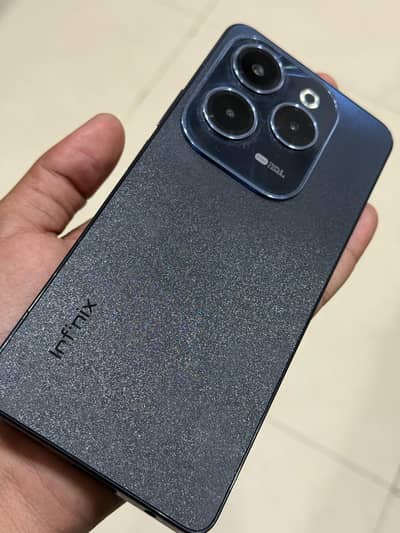 Infinix Hot 40 FOR SALE
