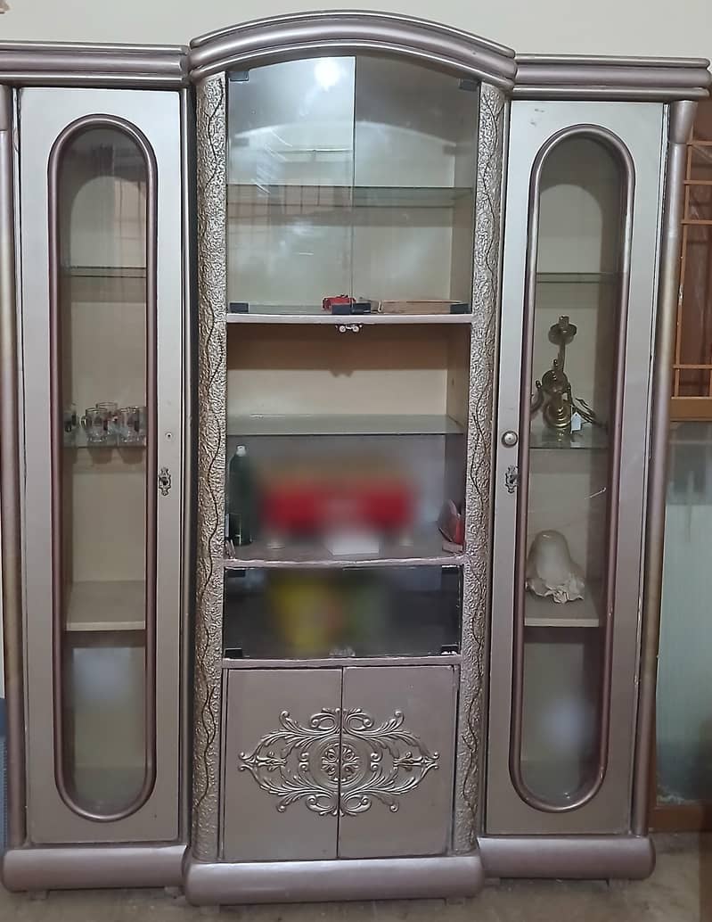 Showcase / Divider 0