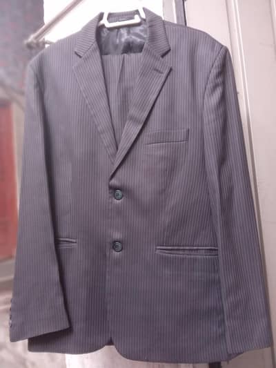 "Stylish Dark Grey Pinstripe 2-Piece Suit - Slim Fit"