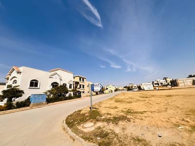 5 Marla Residential plot available for sale in E-1 sector (plot no 263-P st#8) Possession And Utility Charges Paid and Back open