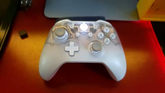 Xbox One S Controller Phantom White color, with Xbox wireless dongle.