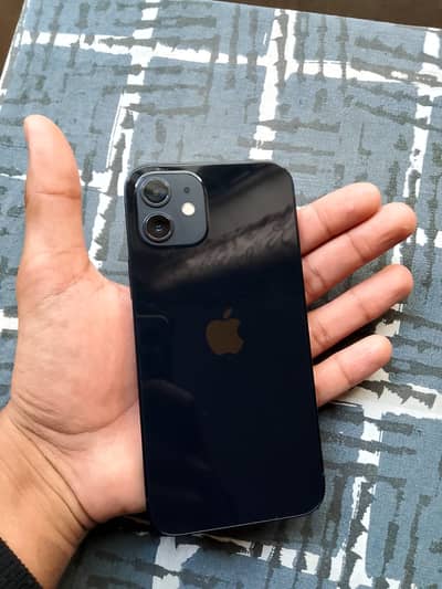 Iphone 12 10/10 Jv(2 months sim time) with Accessories