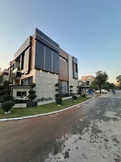5.2 MARLA LUXURY CORNER HOUSE FOR SALE AT MOST PRIME LOCATION OF BAHRIA