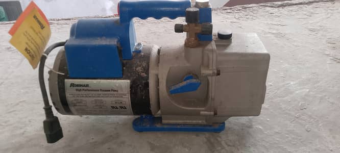 Robinair 15400 CoolTech 4 CFM Two-Stage High Performance Vacuum Pump