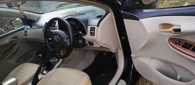 Toyota Corolla GLi 2012 | Powerful & Comfortable Sedan