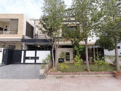 On Excellent Location 10 Marla House For Grabs In Bahria Town Rawalpindi