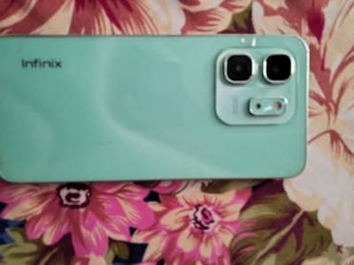 mobile k Saath box or charge bhi hi bahut hi achi condition me hi