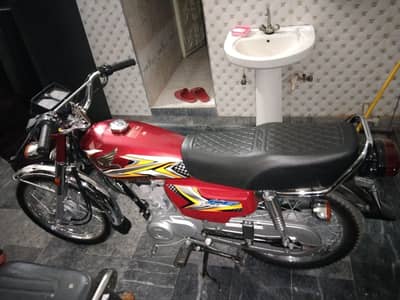 Honda CG 125-Excellent bike|Year 2024/25| Call +WhatsApp 0322-4197922
