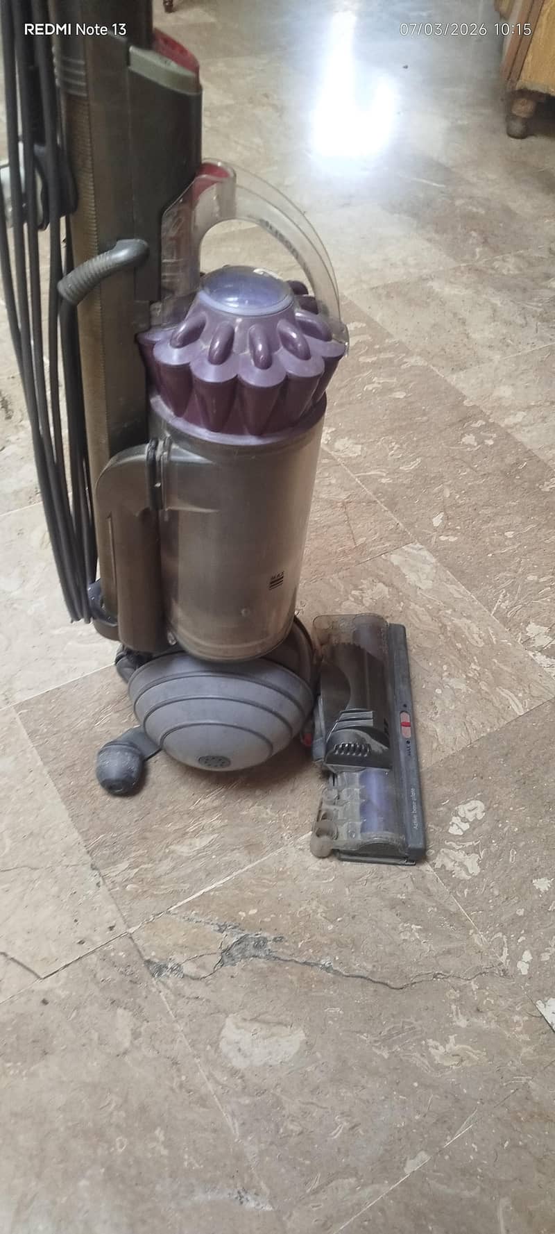 Dyson Dc40 vacuum cleaner/Hover 2
