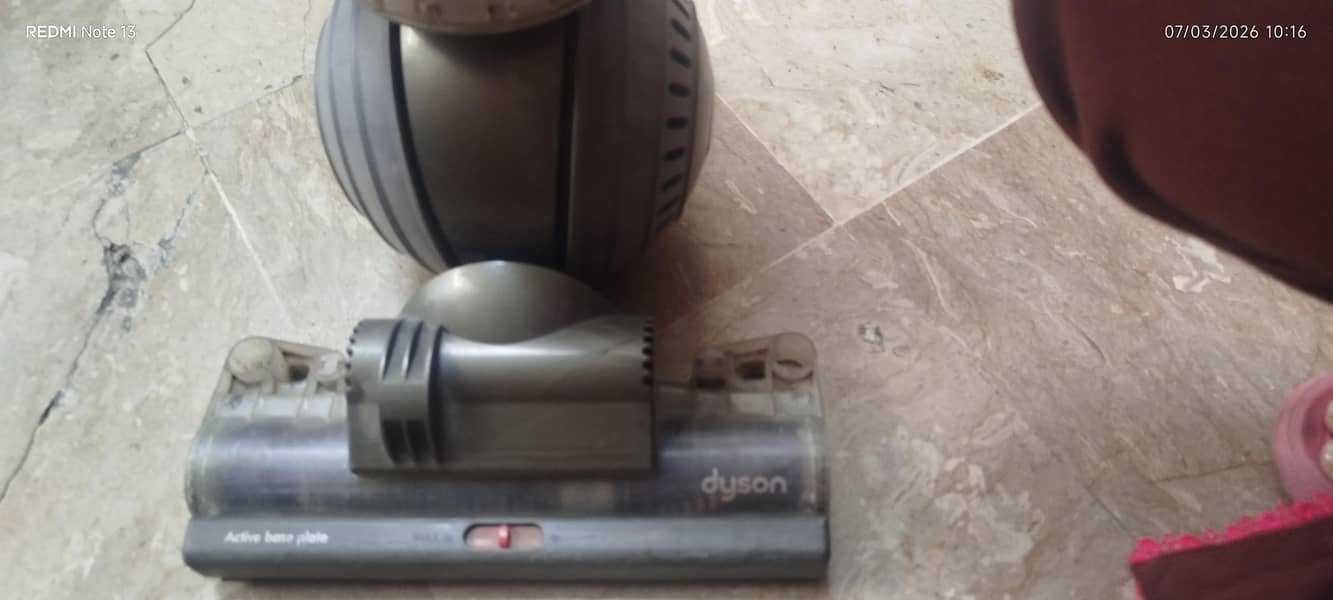 Dyson Dc40 vacuum cleaner/Hover 5