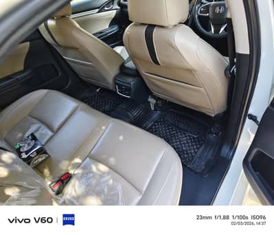 Honda civic VTI oreal prismatic. model 2018/19. UG full option.