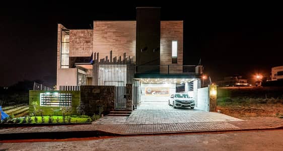 Bahria Town Phase 8, 1.5 Kanal Furnished Designer A Plus Construction