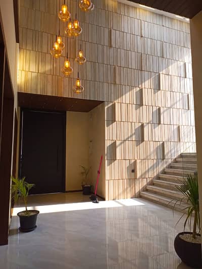 18.5 Marla Very Beautiful Designer Corner House , One Unit 4 Bedrooms With Attached Baths One Drawing Room