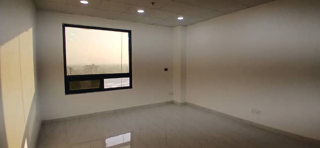 Exceptional Spaces Available Office 900 Square Feet For Rent In Main Boulevard Gulberg!