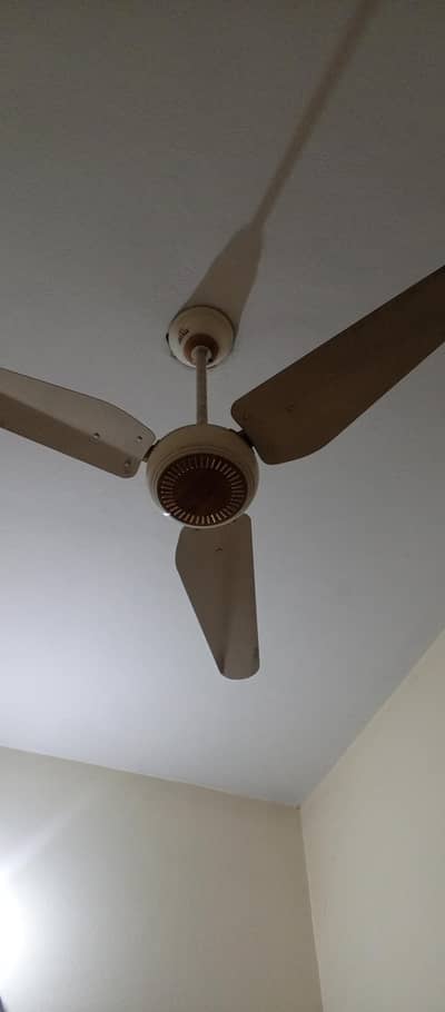 Indus 3 blade ceiling Fan working perfectly