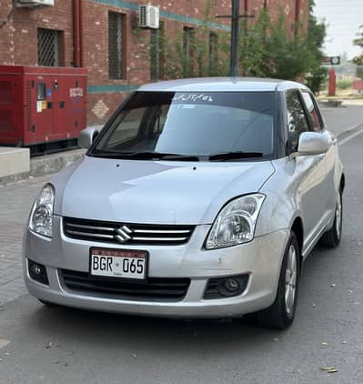 Suzuki Swift DLX 1.3 Navigation 2016. Totel Genuine