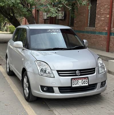 Suzuki Swift DLX 1.3 Navigation 2016. Totel Genuine