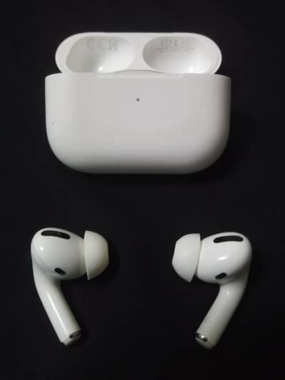 Apple air pods pro gen 1 with case