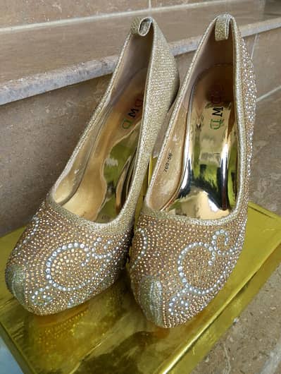 Bridal heels in as new condition, size38