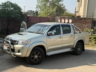Toyota Hilux 2008/10  03008493535