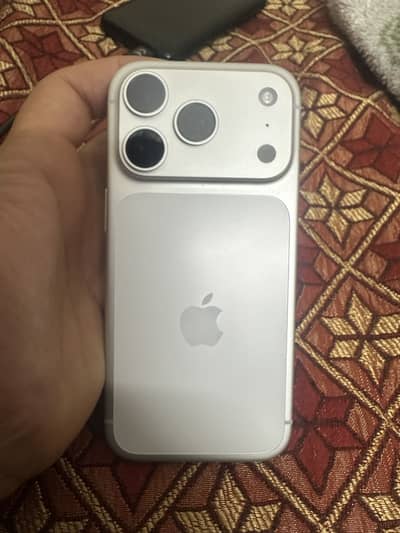 iPhone 17 Pro 256GB Silver – Non-PTA – Excellent Condition