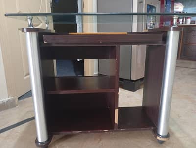 Computer Table in very good condition