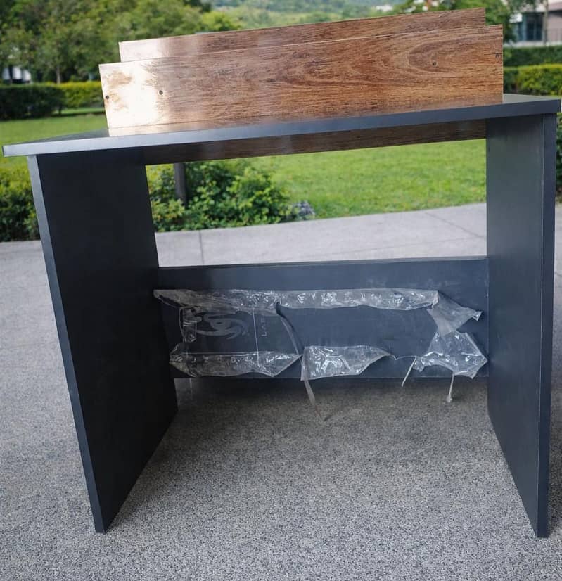 new study table. . . . . . . 0
