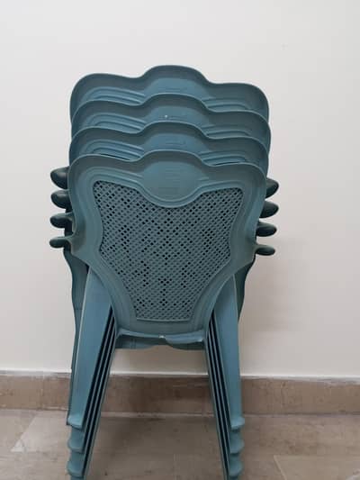 4 Plastic Chairs with Table – Durable Home & Outdoor Furniture Set