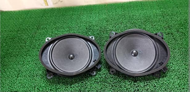camery new model back speaker