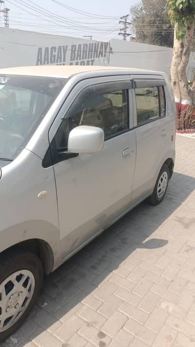 suzuki wagor r vxl 1000 cc   2017  model family car confortable