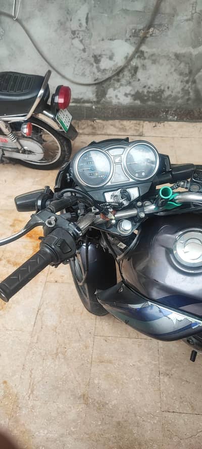 honda cb 150f good condition zero smoke no oil shortage